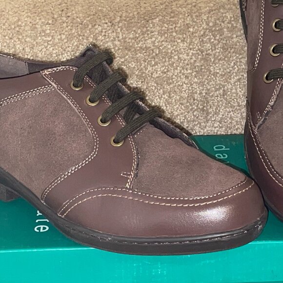 NIB $80 Brown Helen Shoes DAVID TATE 10 WW - Picture 2 of 4